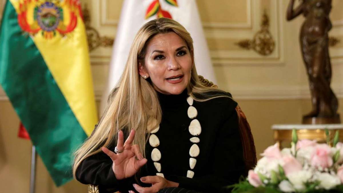 Parlamento boliviano convoca "presidenta" Jeanine Áñez após escândalo de corrupção