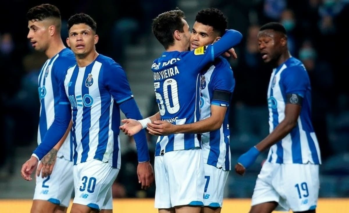FC Porto invicto, seis pontos a mais do que o segundo colocado
