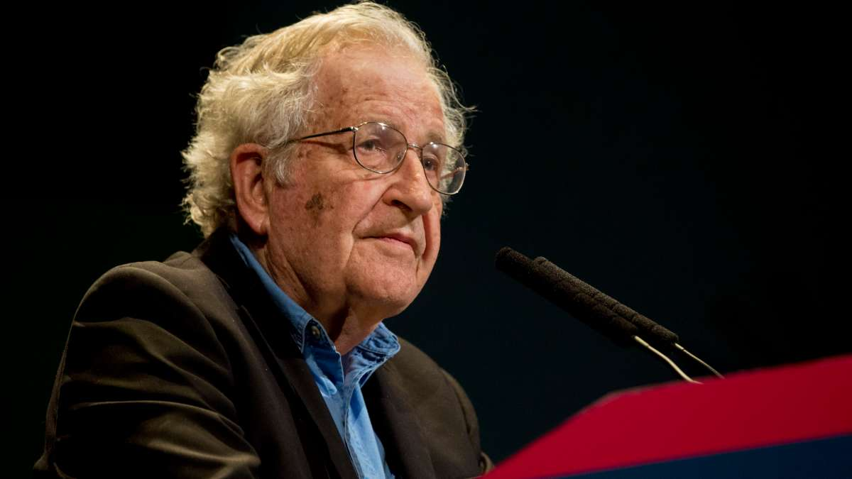 Chomsky: "coronavírus é algo sério o suficiente, mas há algo mais terrível se aproximando"
