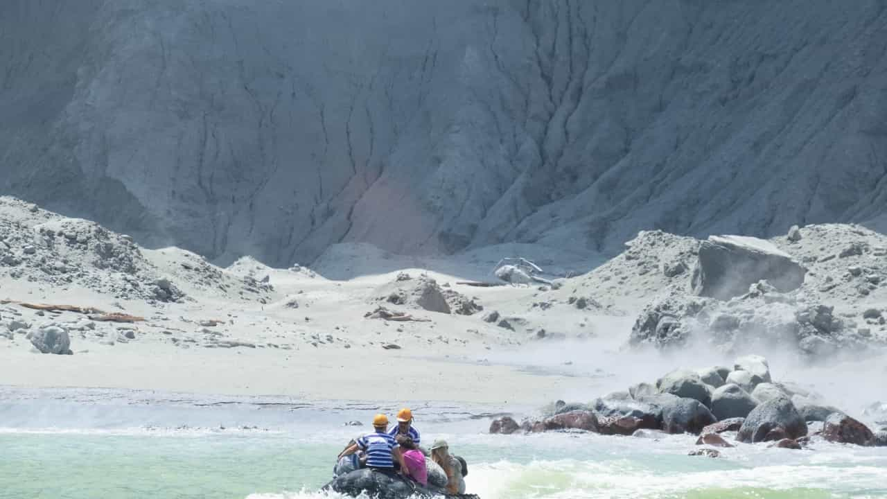 Erupção de vulcão. Nova Zelândia abre investigação criminal sobre mortes