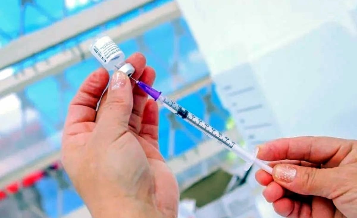 Pfizer defende 4ª dose da vacina contra covid-19
