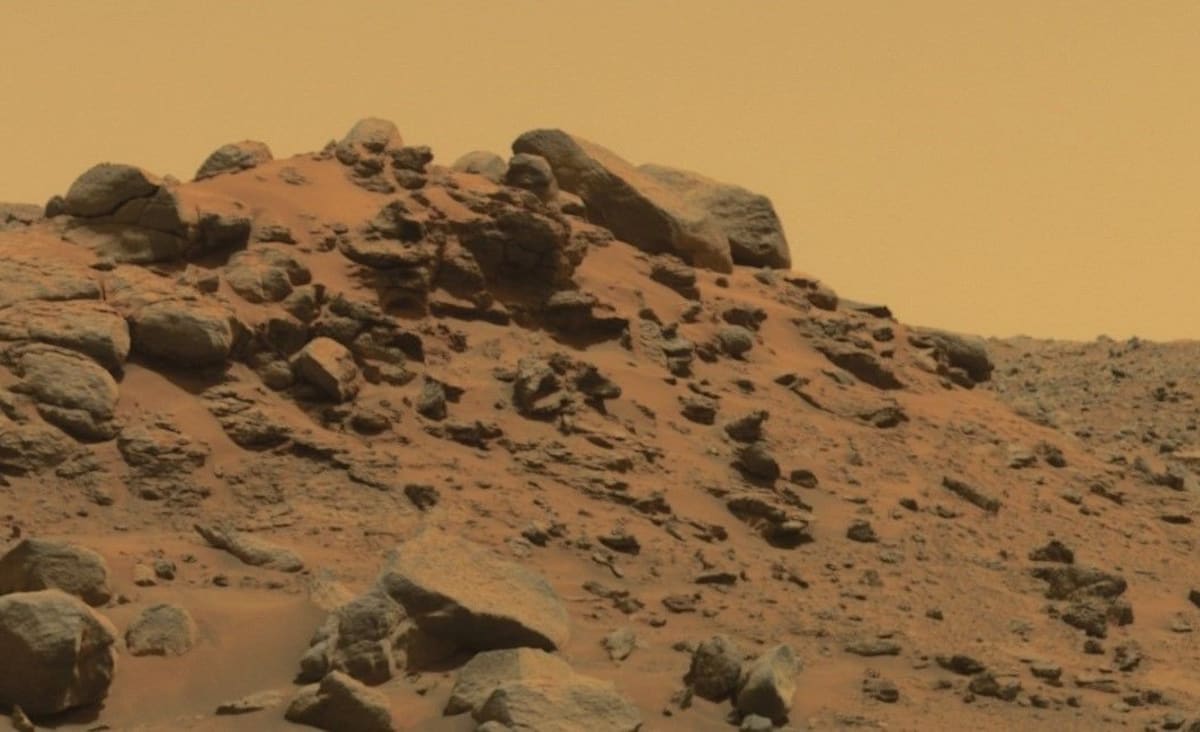 Strange Mars rock type points to extremely violent volcanic eruptions