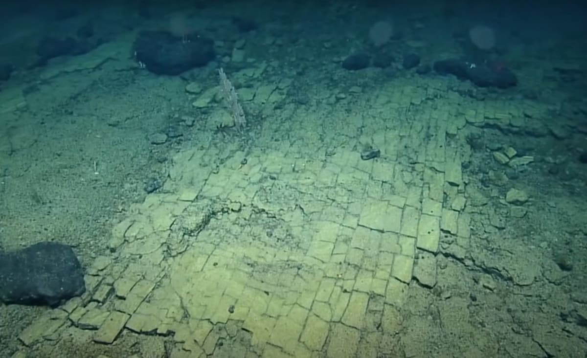 Scientists just found ’the road to Atlantis’. At the bottom of the Pacific Ocean?