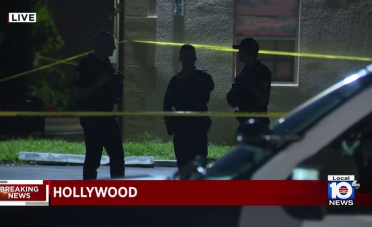 2 killed in shooting at Hollywood apartment complex