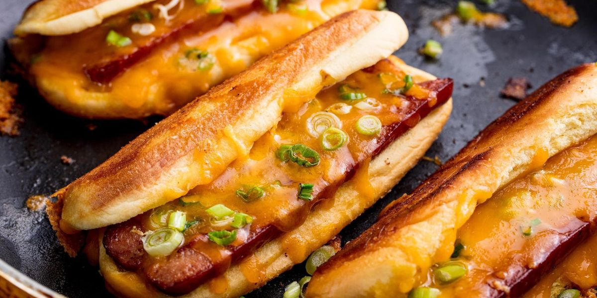 Grilled Cheese Dogs 'Bout To Blow Your Mind