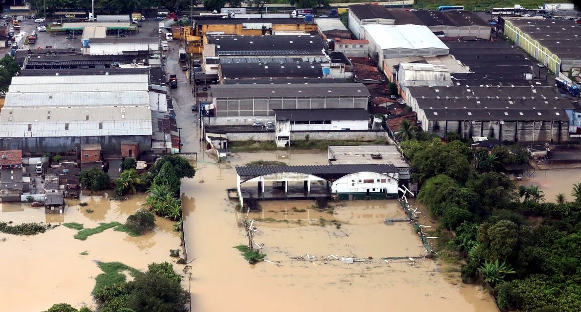 Presidente sobrevoa áreas atingidas por chuva no Grande Recife