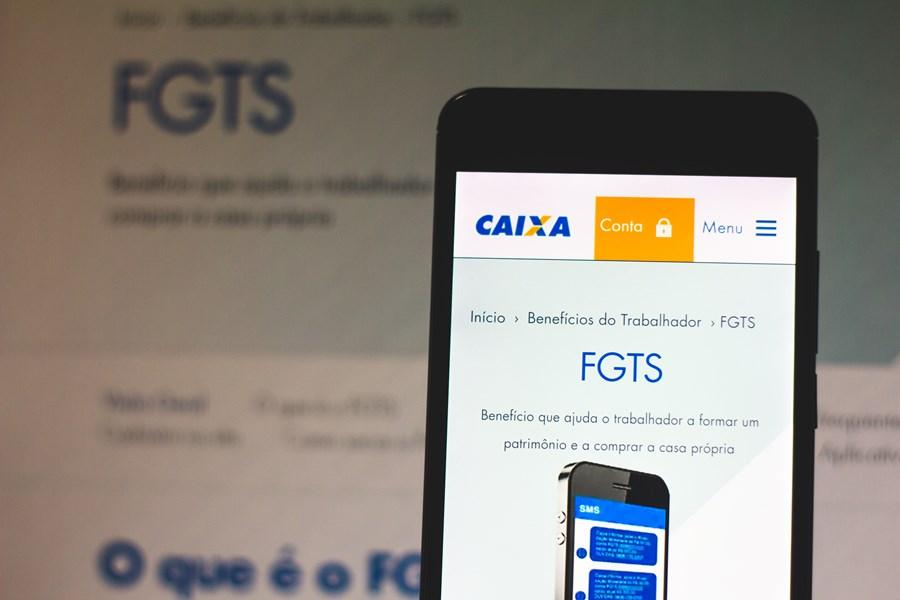 Bolsonaro acaba com multa de 10% do FGTS na demissão