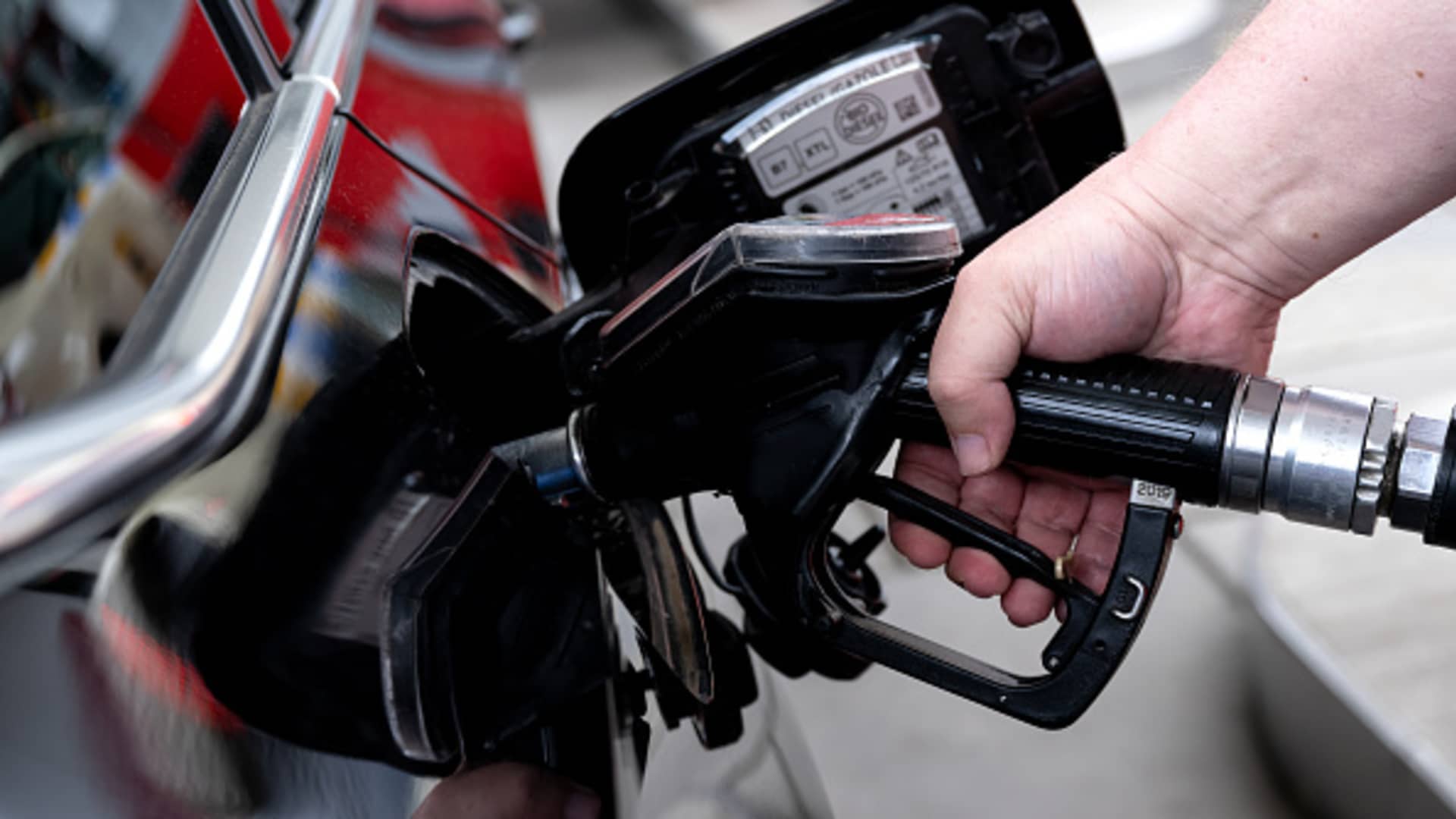 As gas hits $8.60 a gallon in the UK, Brits pay $125 to fill a family car