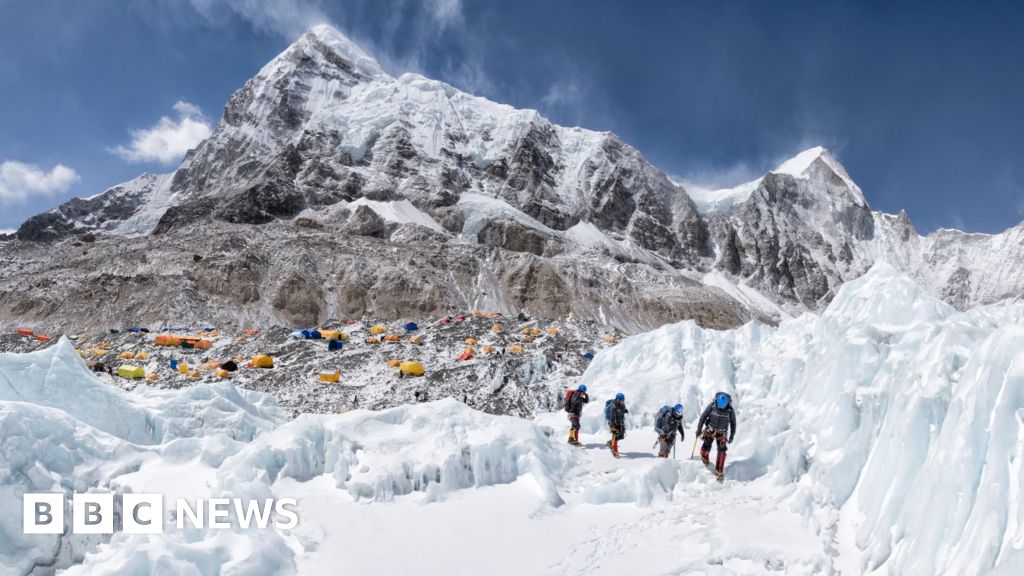 Nepal to move Everest base camp from melting glacier