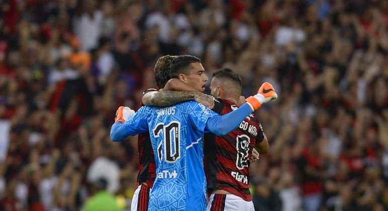 No Maracanã, Flamengo vence o América-MG pelo Brasileirão 