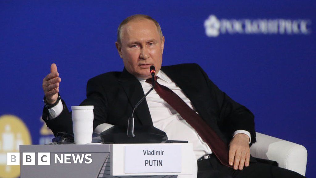 Ukraine: Putin's cousin among inner circle hit by new UK sanctions