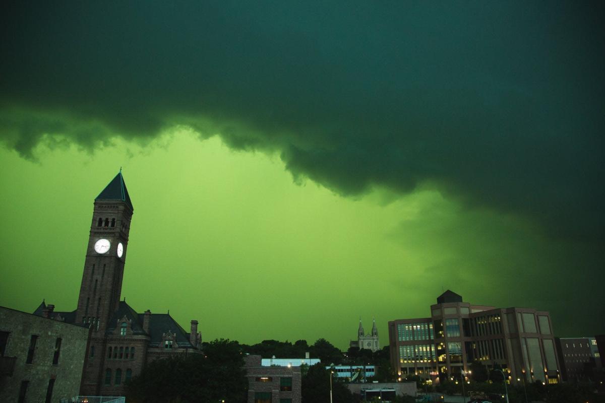 South Dakota sky turns green. See the strange weather phenomenon in photos