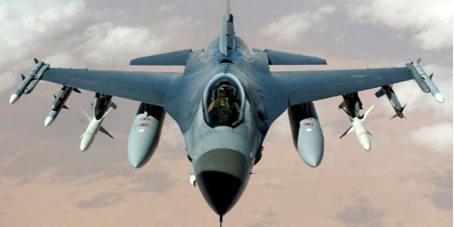 Zelenskyy's Office confirms US plans to train Ukrainian fighter pilots on F-15, F-16 fighter jets