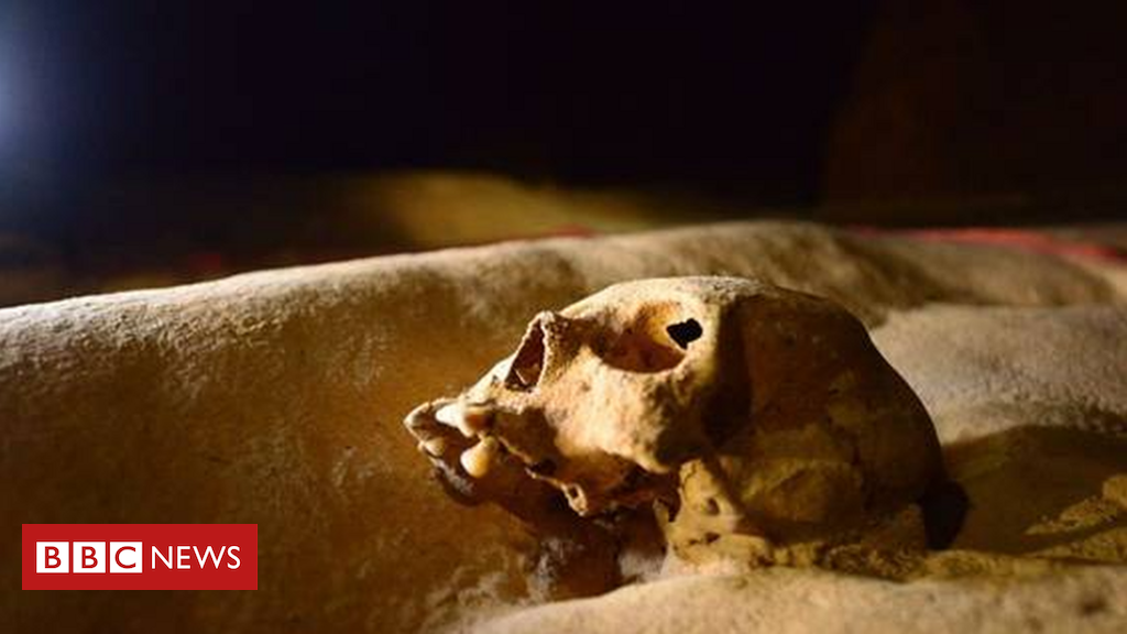 As cavernas que revelam mistério de sacrifícios humanos dos maias - BBC News Brasil