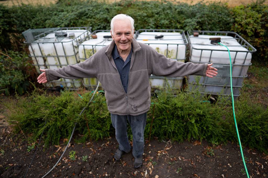 Man Stores Rainwater Since 1976 and Has 6,000 Liters to Get Through Drought