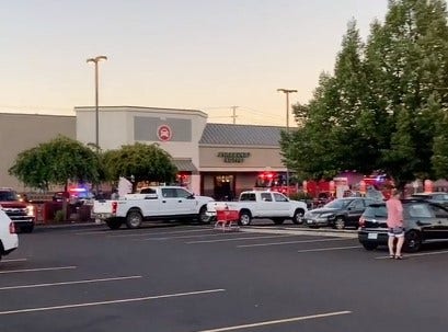 Oregon Safeway shooting: Multiple people dead after gunman opens fire at grocery store