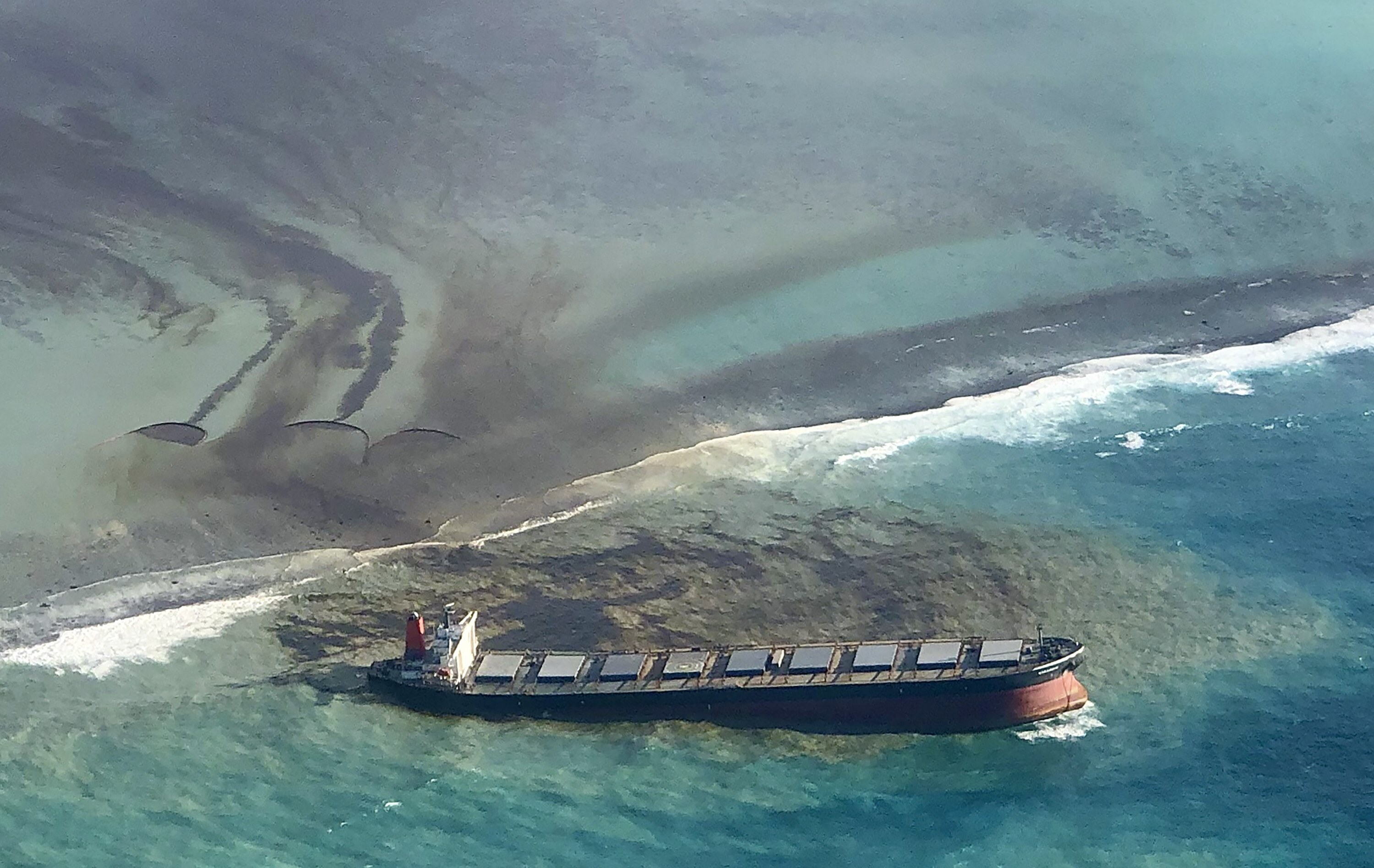 Japan to send help as Mauritius races to contain massive fuel oil spill