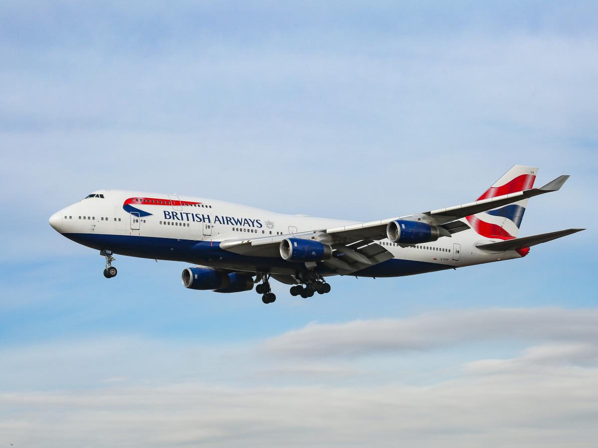 A British Airways pilot told his passengers on a flight from Miami to London that the Queen had died