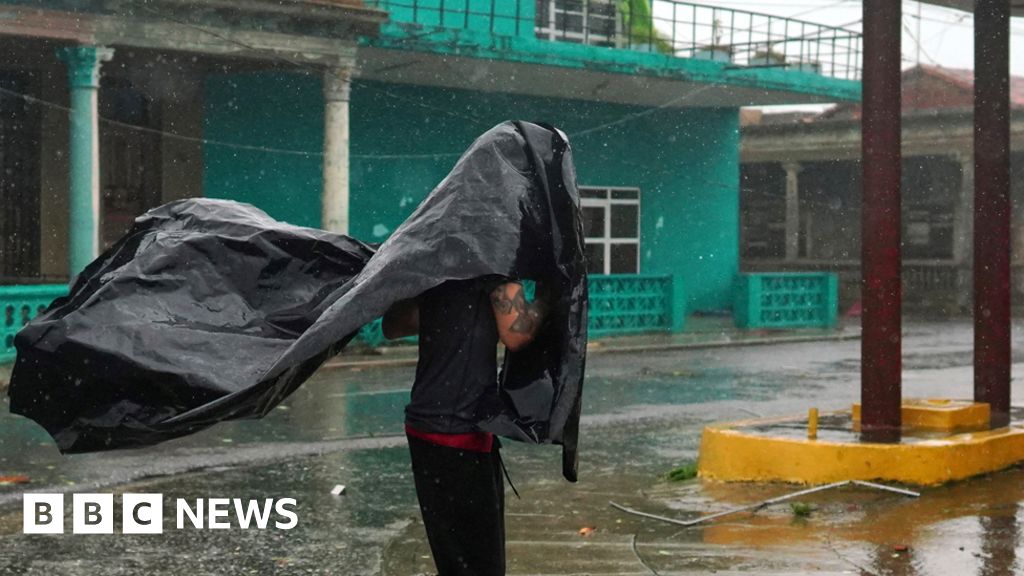 Hurricane Ian: Cuba suffers complete blackout after storm