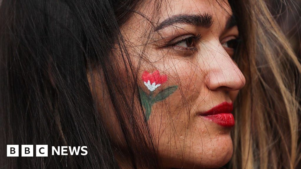 The generations of Iranian women fighting for freedom