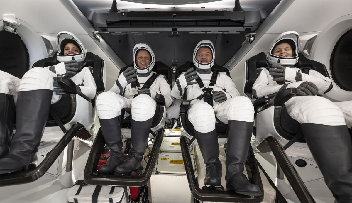 'Delightfully boring:' SpaceX's Dragon capsule Freedom aces 1st astronaut mission
