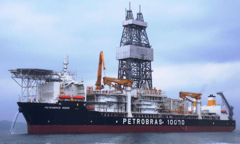 Era PT: Petrobras comprou navio-sonda por US$ 1,5 bilhão