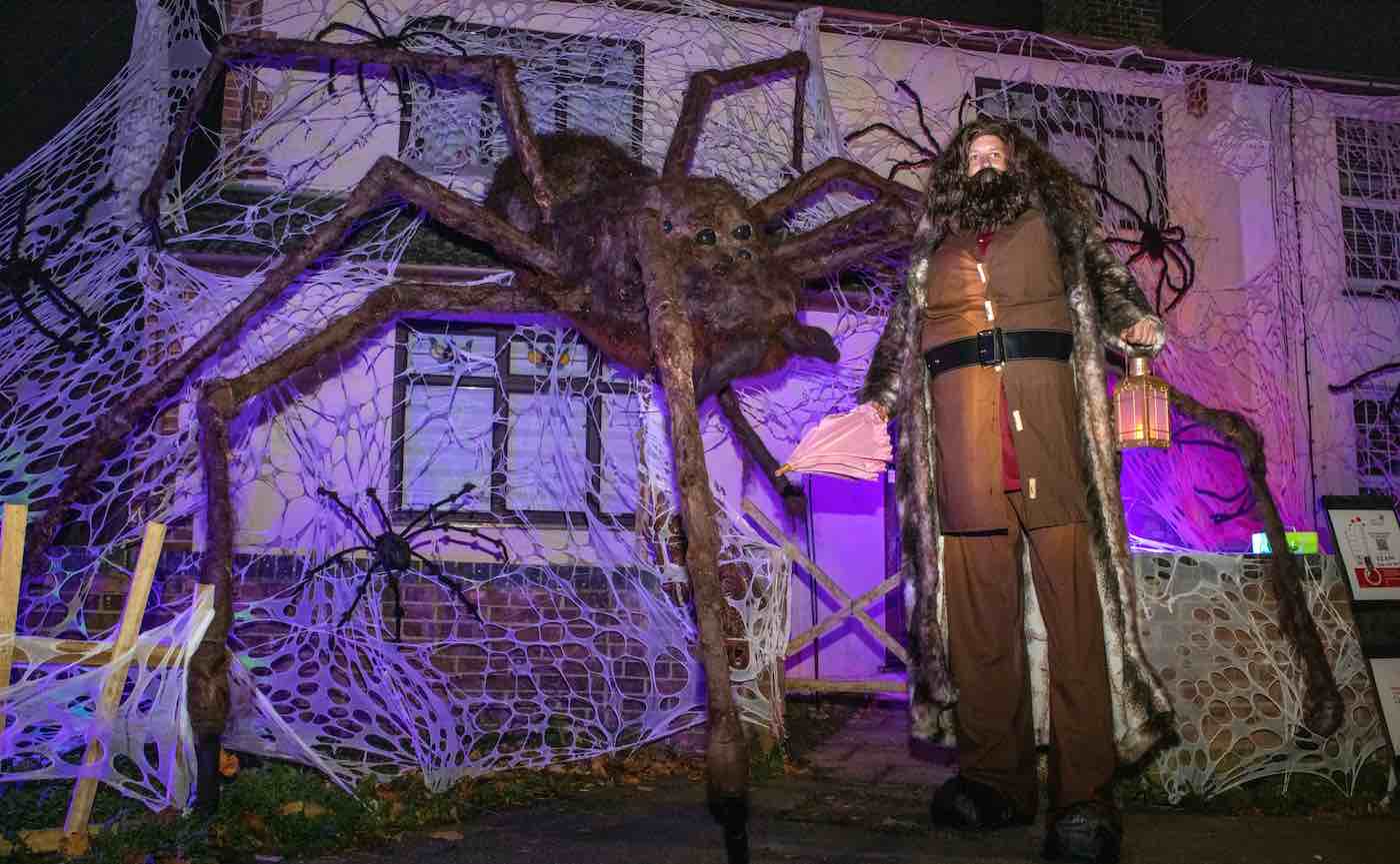 Dad Makes Epic Halloween Yard With Giant Spider and Horror Movie to Raise Thousands For Local Hospice (LOOK)