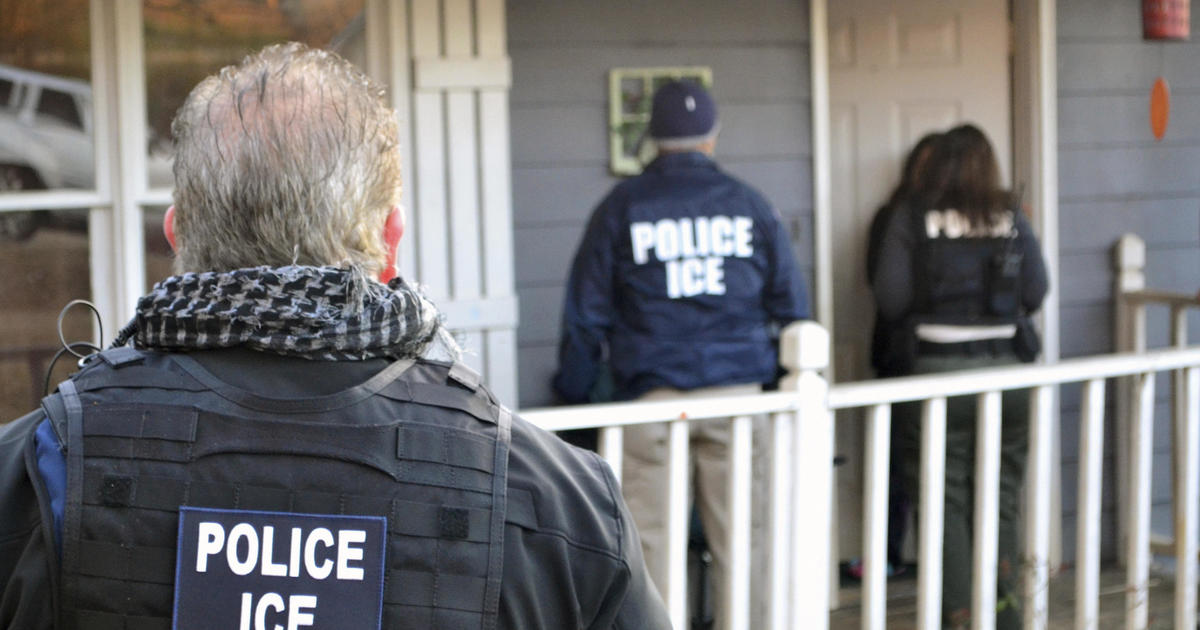 ICE arrests 2,000 immigrants in largest sweep of the pandemic