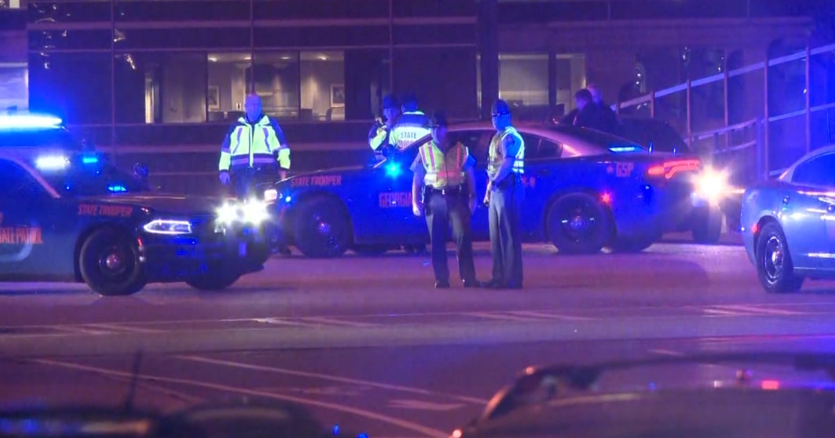 1 dead, 5 injured in shooting near popular Atlanta shopping center