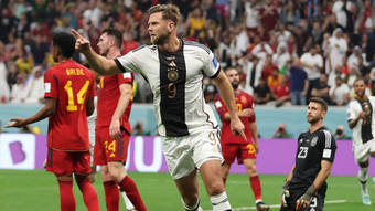 Alemanha leva susto, mas empata com a Espanha e respira na Copa 