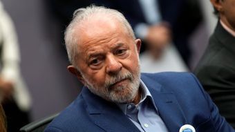 Equipe da transição deve sugerir a Lula que revogue programa de escolas cívico-militares