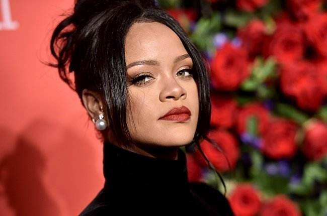 Rihanna injured in electric scooter accident | Channel