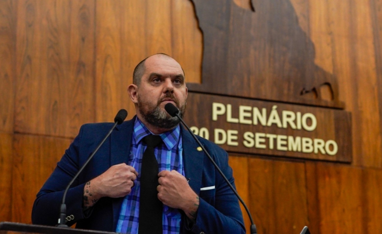 Em Despedida Da Política, Deputado Choca A Todos E Faz Um Dos Discursos ...