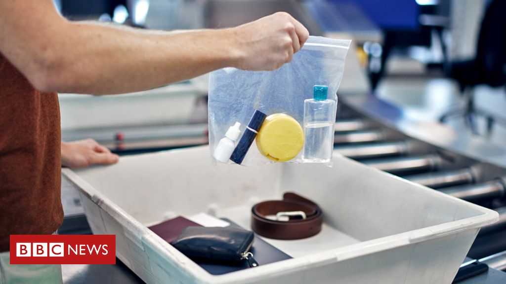 Como Reino Unido quer acabar com restrição a líquidos em bagagem de mão nos aviões em 2024 - BBC News Brasil
