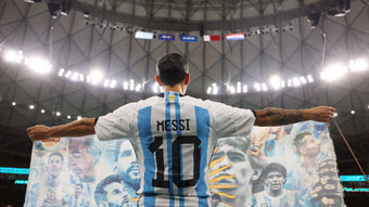 Título da Copa livrará Messi das comparações com Maradona