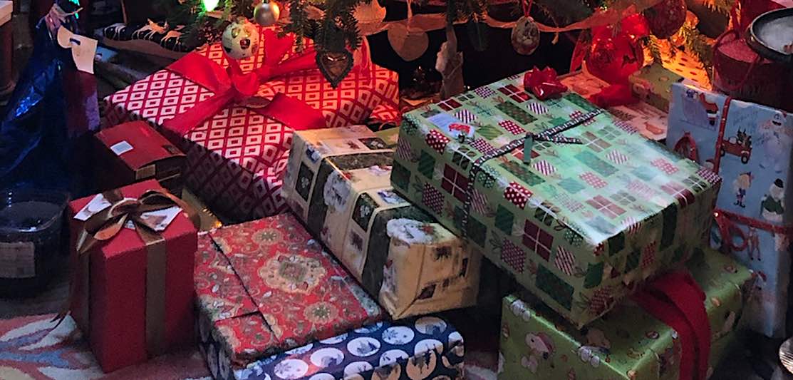 7 in 10 Americans Love to Hunt for the Perfect Holiday Gift
