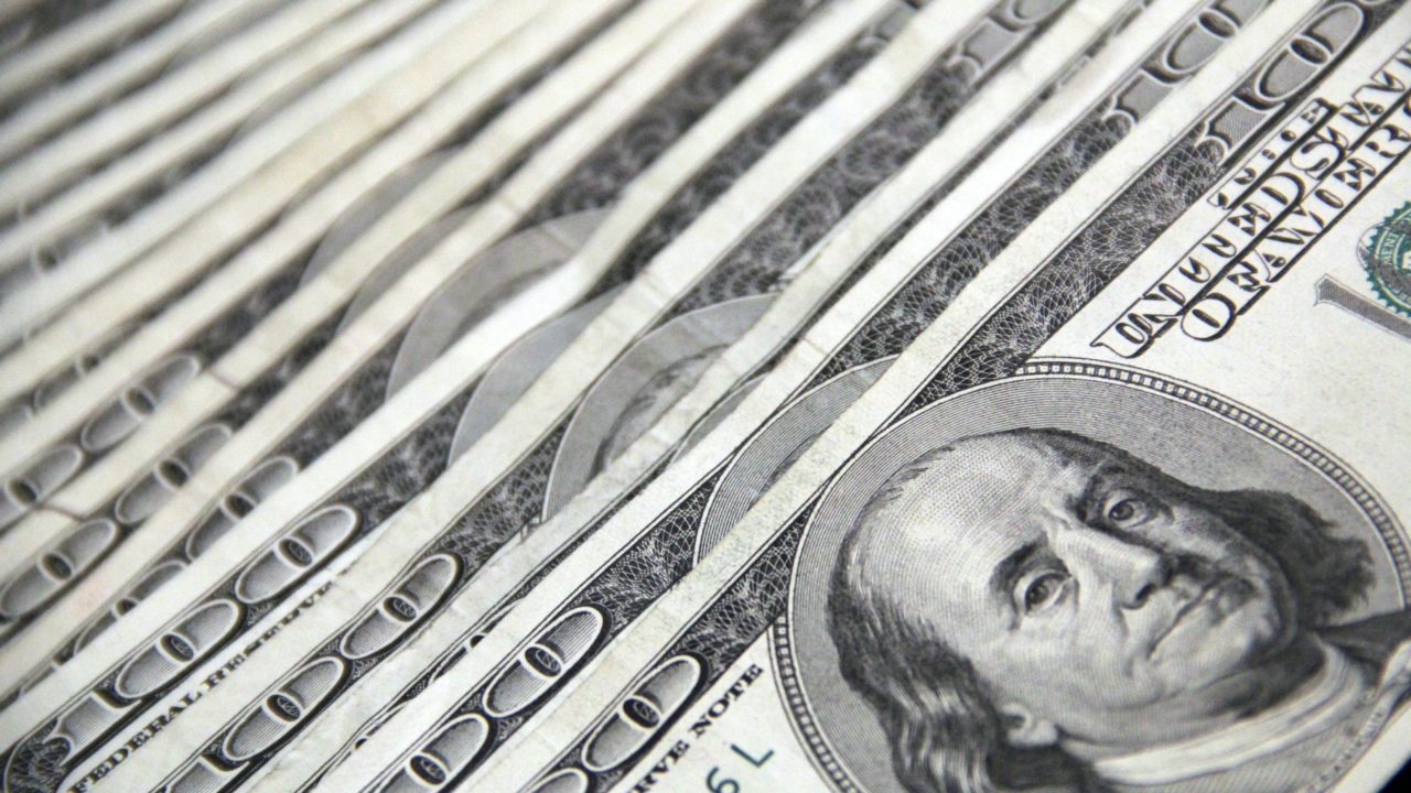 Dólar sobe a R$ 5,2093, com baixa liquidez e de olho em ministros
