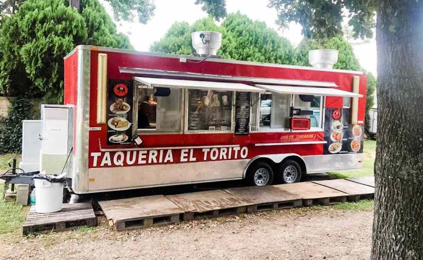 Her Dad's Food Truck Made Just $6 in a Day, So She Asked Twitter For Help - And Hundreds Came To the Rescue