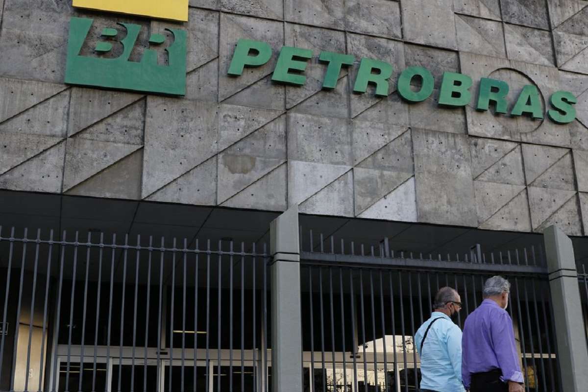 Lula manda suspender estudos para privatizar Petrobras e Correios | O TEMPO