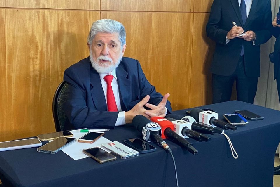 Celso Amorim é nomeado assessor-chefe da assessoria especial de Lula | Metrópoles