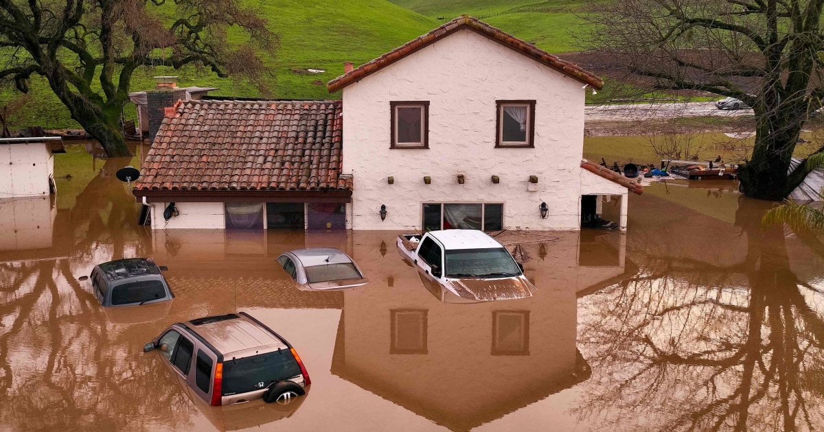 California storm forces thousands to flee their homes, leaves 1 dead