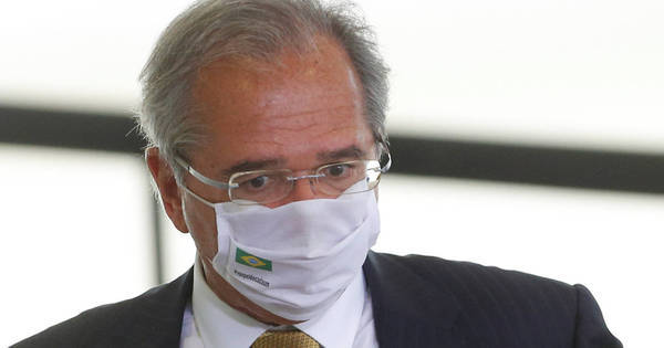 'Brasil está voltando em V', afirma Guedes sobre a reação da economia 