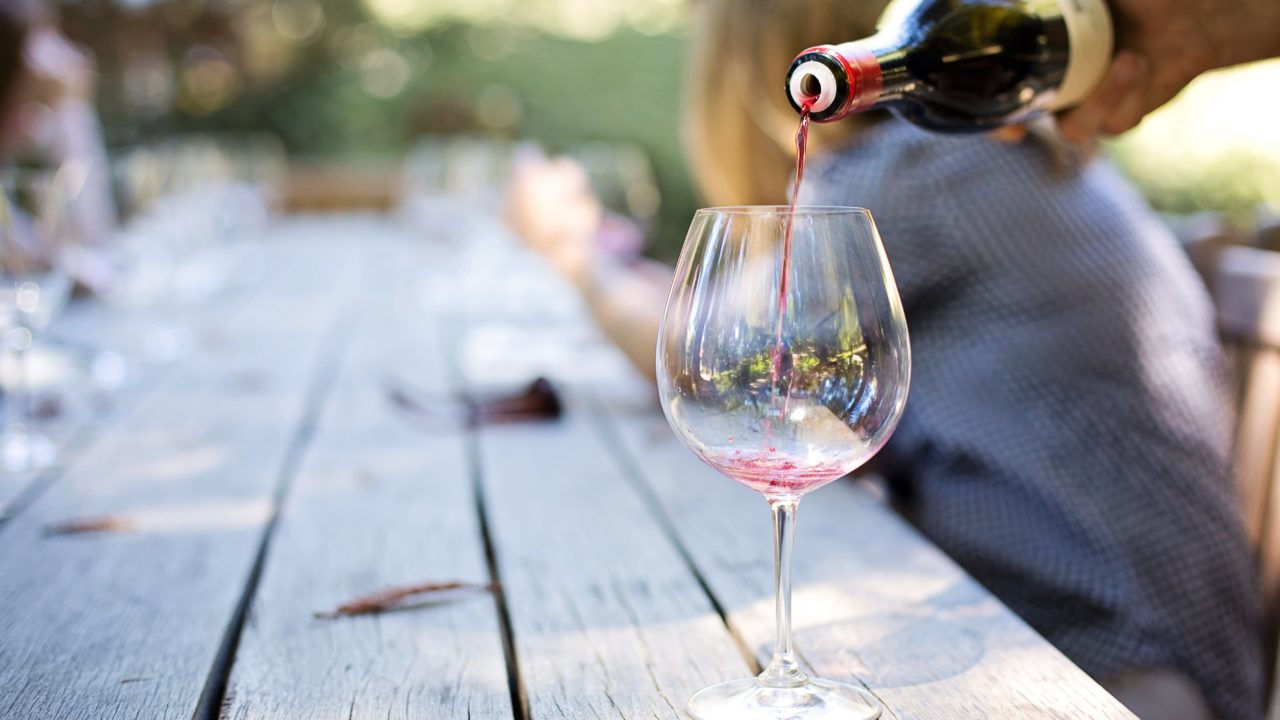 Consumo de vinho tinto pode ajudar na saúde cardiovascular, aponta pesquisa