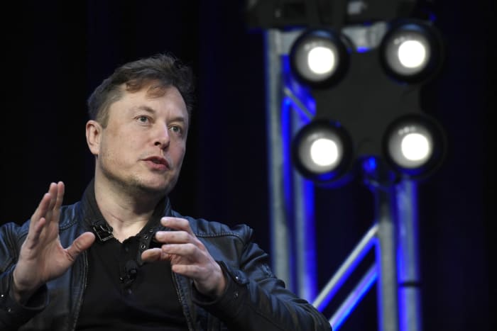 Elon Musk drama shifts from Twitter, to tweets about Tesla