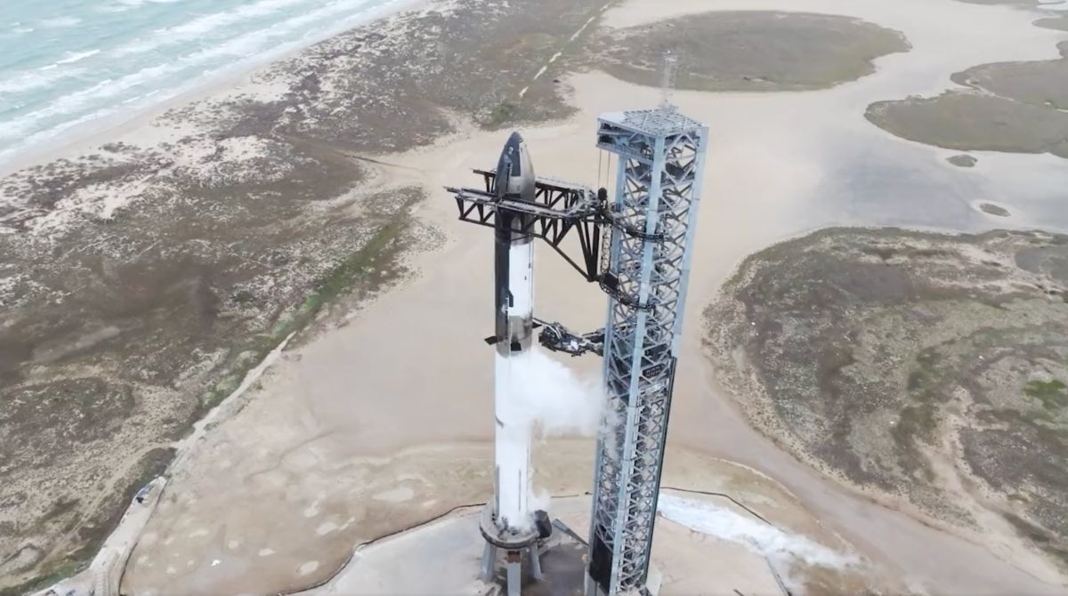 SpaceX fuels up fully stacked Starship vehicle for 1st time ever (video)