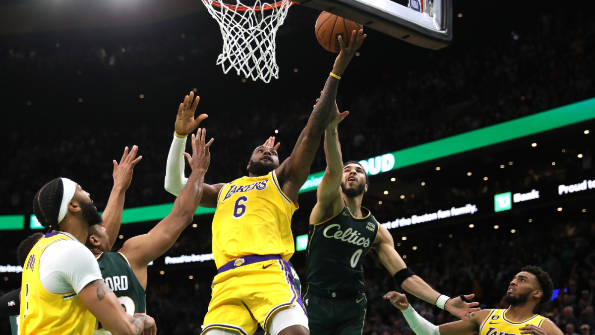 LeBron James, Lakers get robbed in Boston, but it's set up (once again) by Darvin Ham's late-game coaching