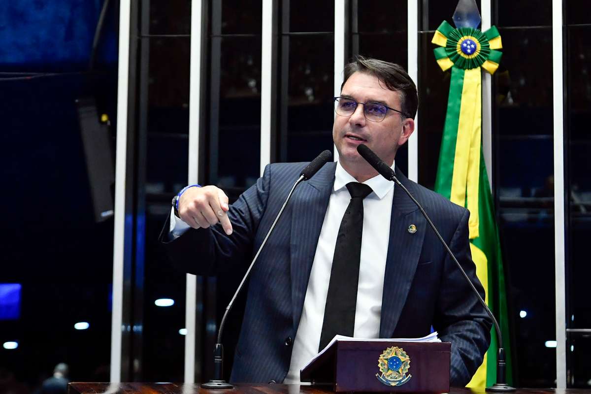 Para evitar traições, Flávio Bolsonaro vai pedir que senadores do PL abram voto | O TEMPO
