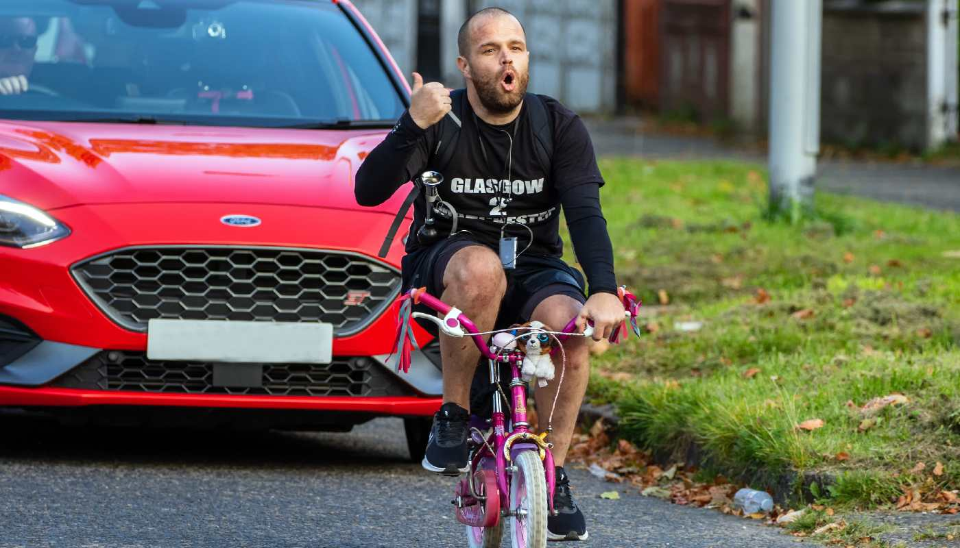 This Dad Cycled 200 Miles from Scotland to England for Charity–Riding his Eight-Year-Old Daughter’s Pink Bike